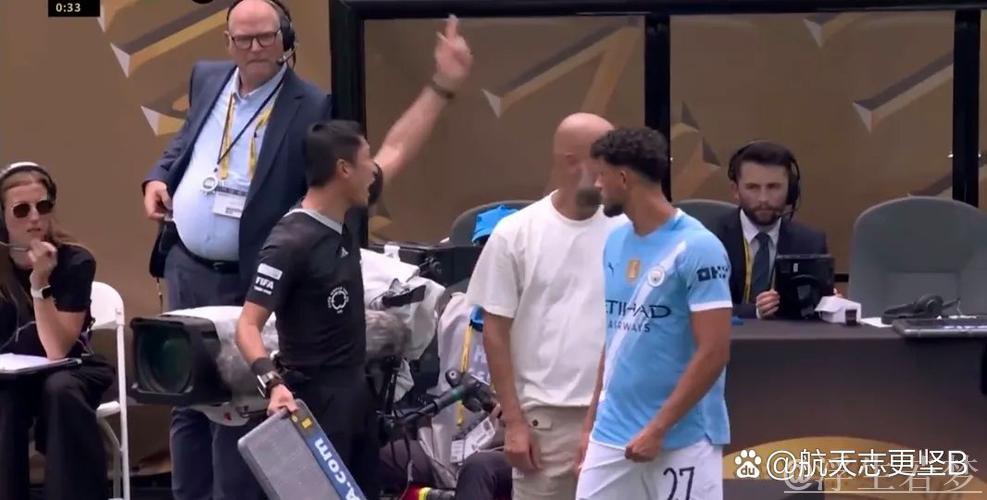 46岁马宁震撼瞬间:怒吼瓜迪奥拉,挥手示意回去,成为世俱杯焦点 46岁马宁震撼瞬间:怒吼瓜迪奥拉,挥手示意回去,成为世俱杯焦点