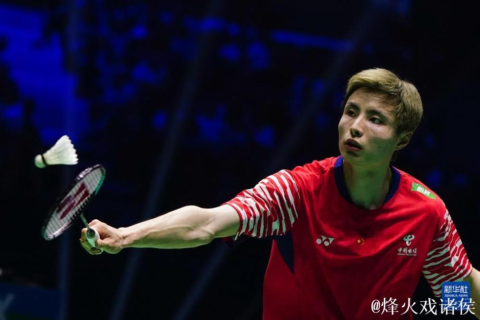 羽毛球世锦赛：石宇奇力克拉克什亚挺进男单32强