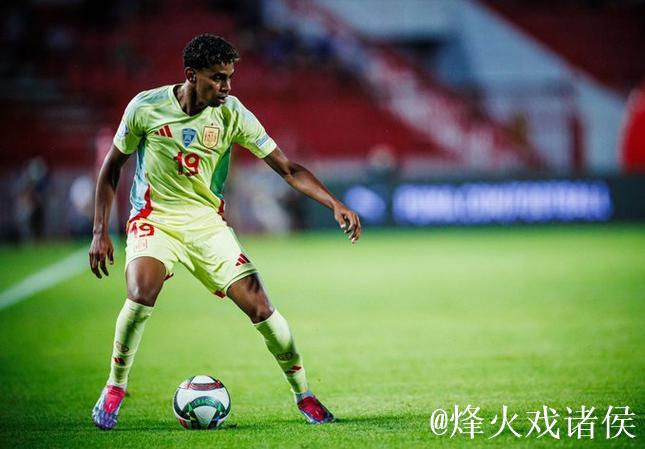 莱万重返有球训练 期待出战德甲下半程揭幕战