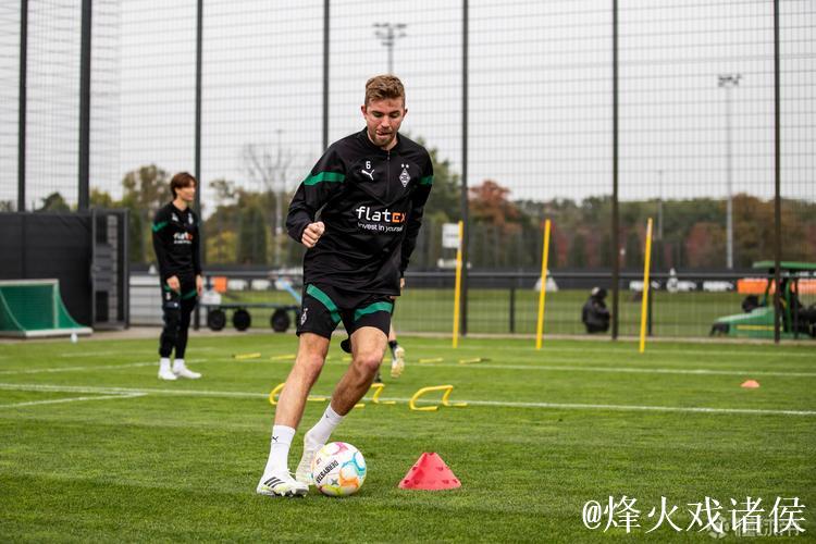 门兴官方宣布与克拉默续约至2023年